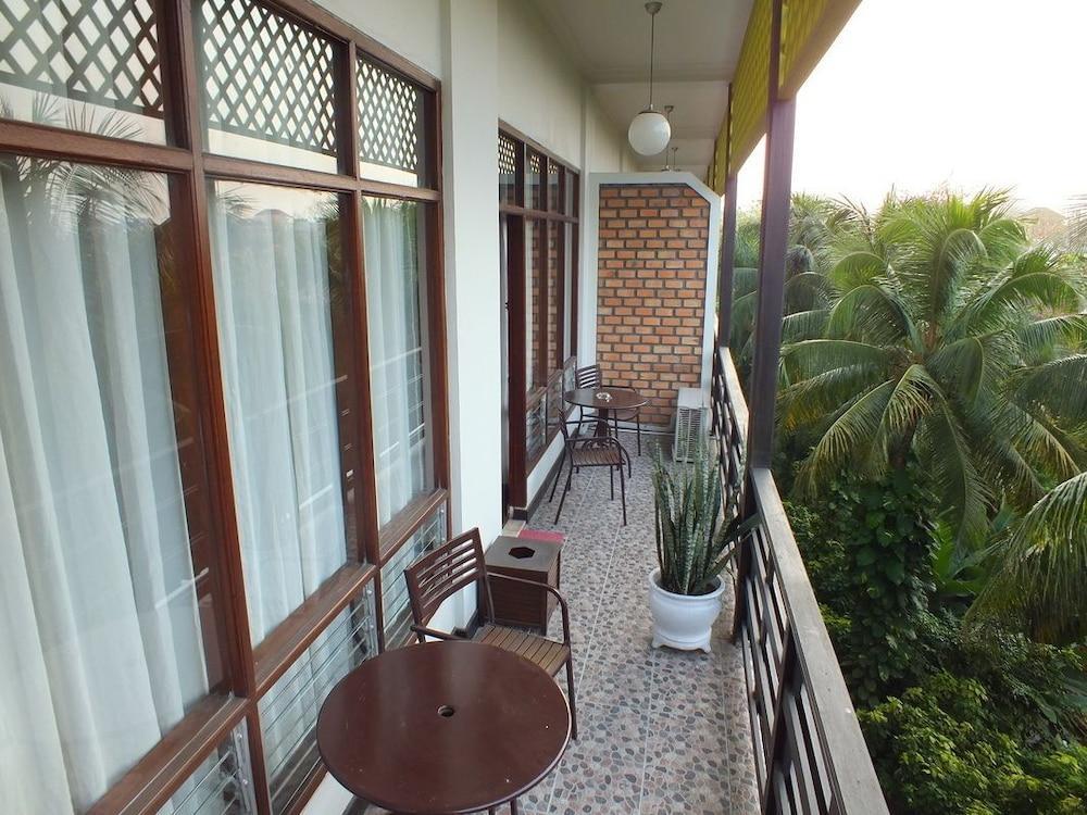Mesra Business & Resort Hotel Samarinda Exteriér fotografie