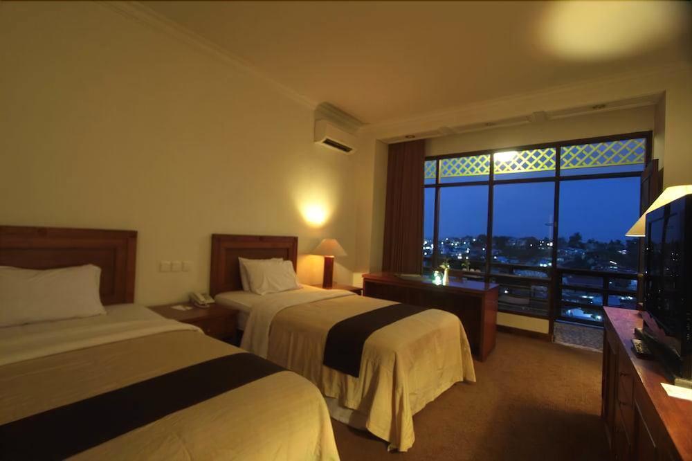 Mesra Business & Resort Hotel Samarinda Exteriér fotografie