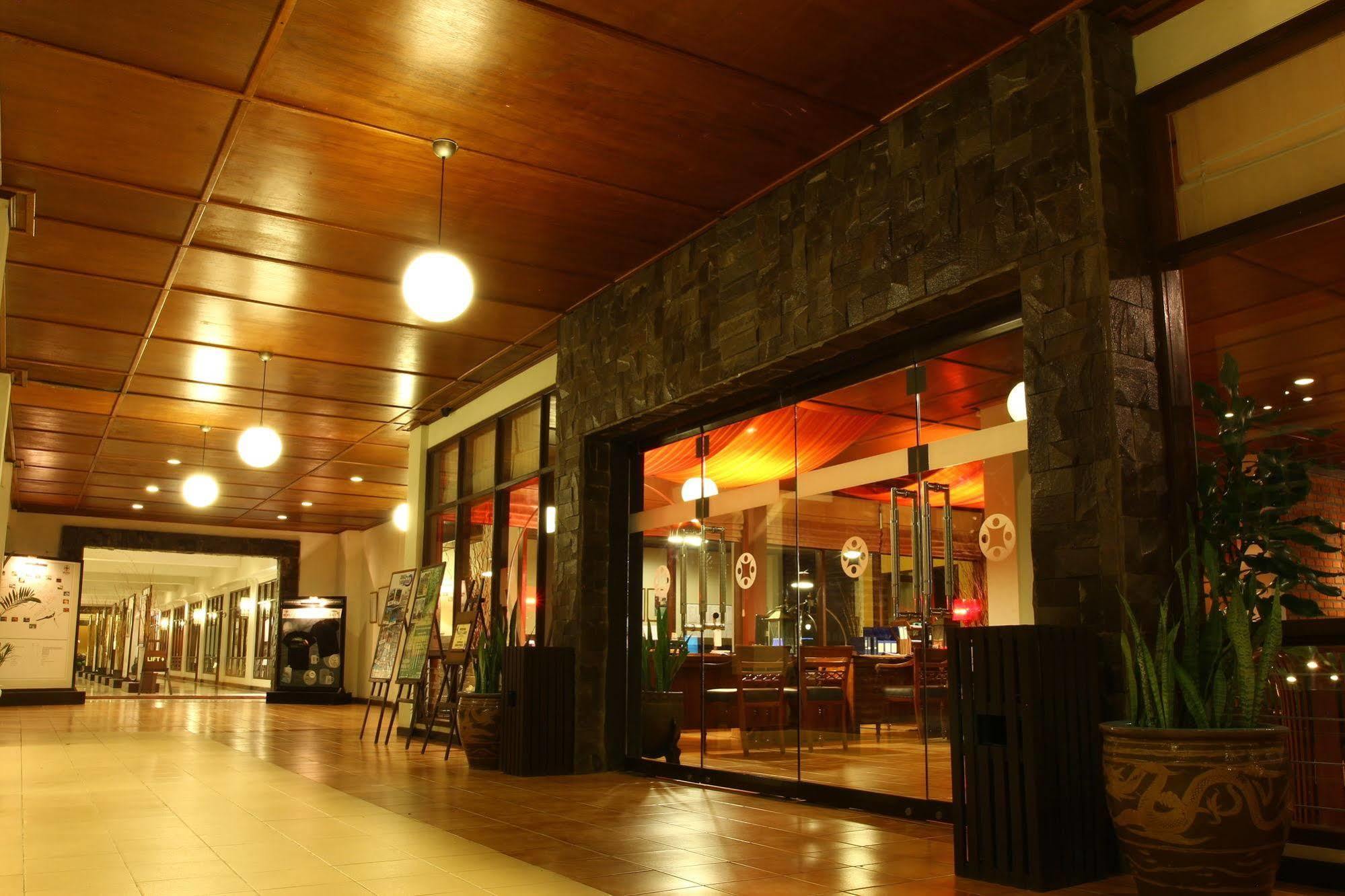 Mesra Business & Resort Hotel Samarinda Exteriér fotografie