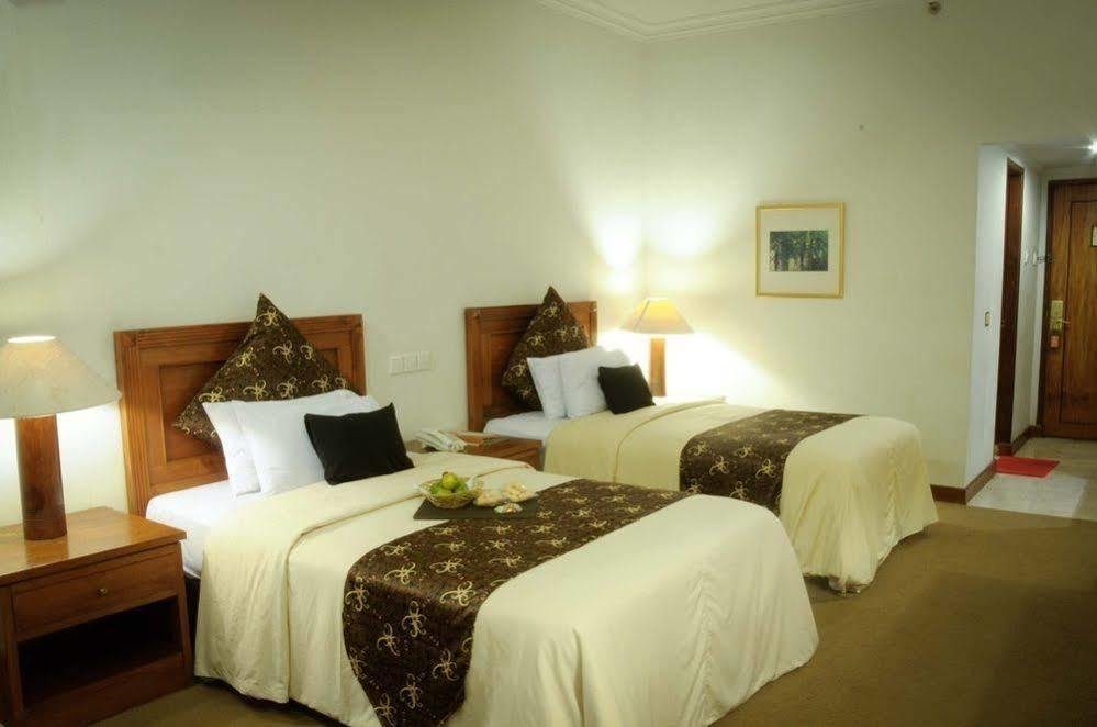 Mesra Business & Resort Hotel Samarinda Exteriér fotografie
