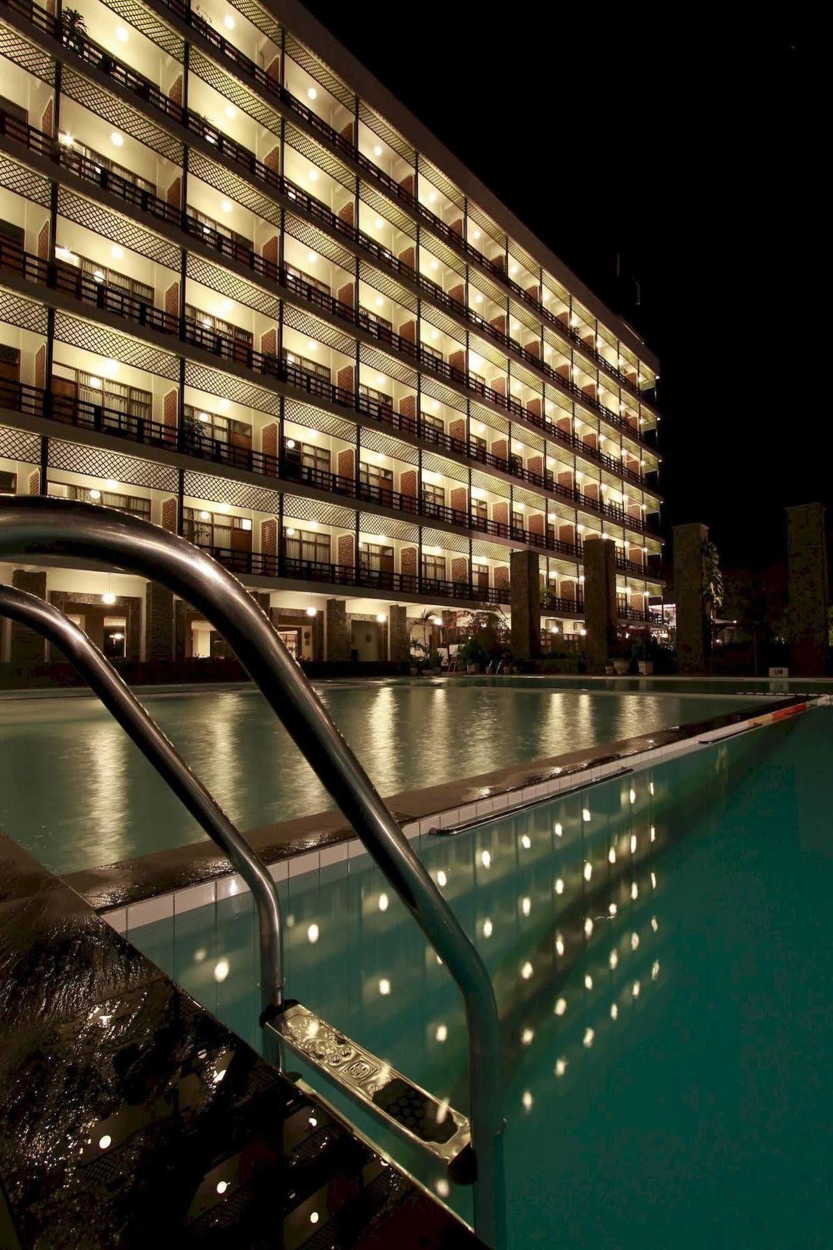 Mesra Business & Resort Hotel Samarinda Exteriér fotografie