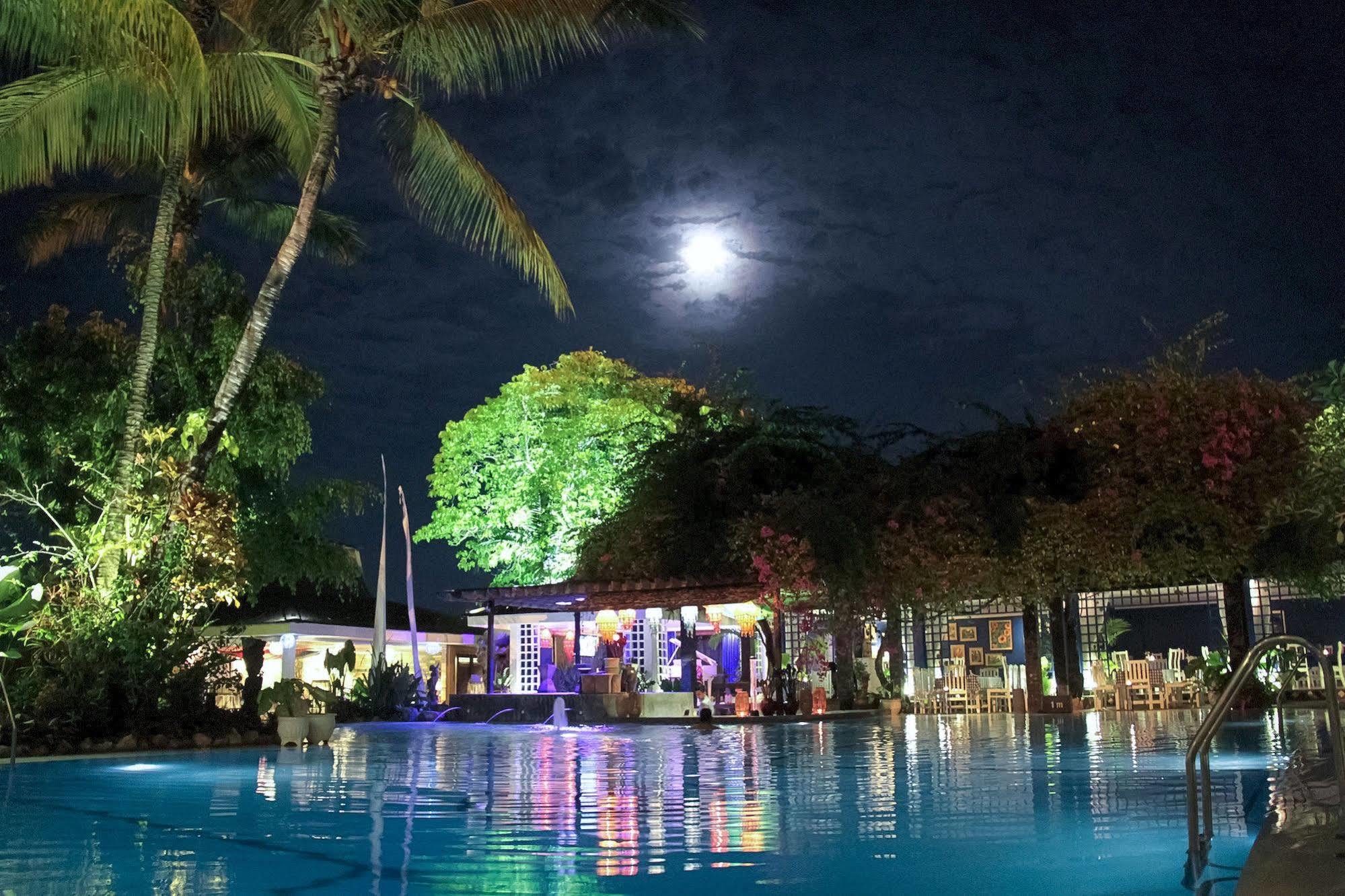 Mesra Business & Resort Hotel Samarinda Exteriér fotografie